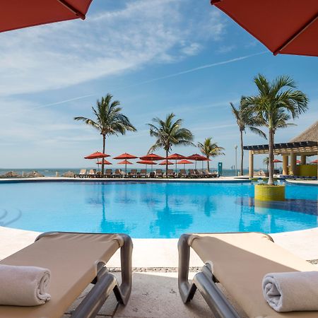 卡米诺睿尔韦拉克鲁斯酒店 外观 照片 Pool at the Iberostar Grand Hotel Bávaro