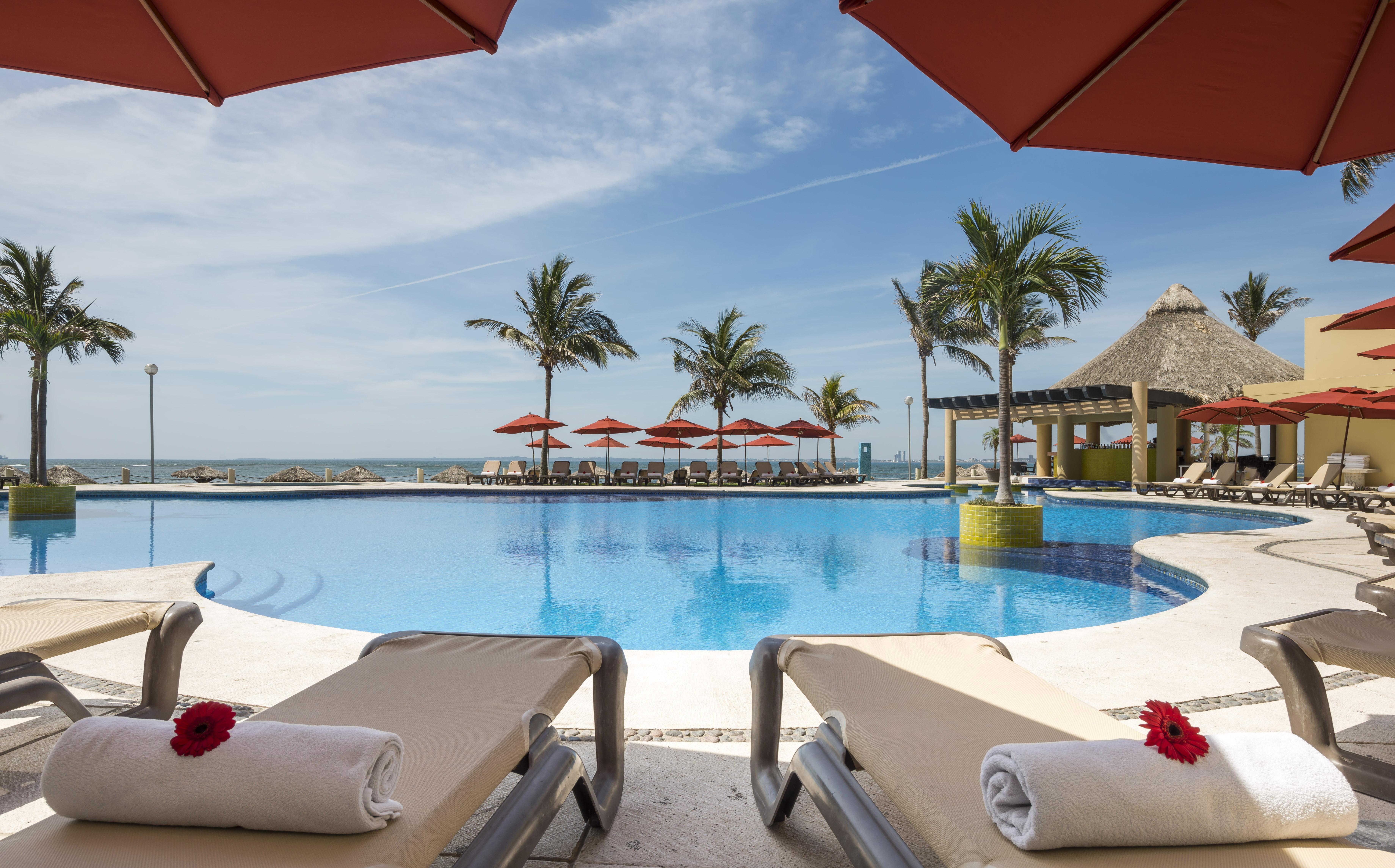 卡米诺睿尔韦拉克鲁斯酒店 外观 照片 Pool at the Iberostar Grand Hotel Bávaro