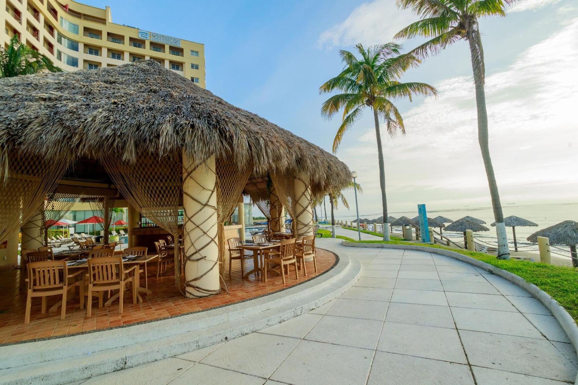 卡米诺睿尔韦拉克鲁斯酒店 外观 照片 The beach at the Sheraton Nha Trang Hotel & Spa Resort