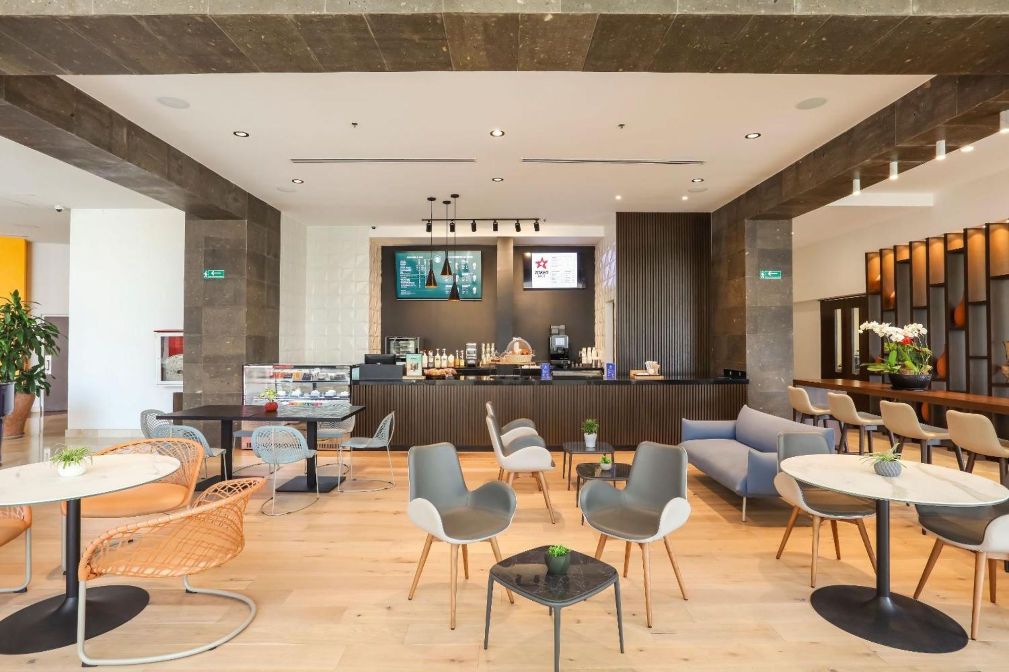 卡米诺睿尔韦拉克鲁斯酒店 外观 照片 The lounge at Changi Airport