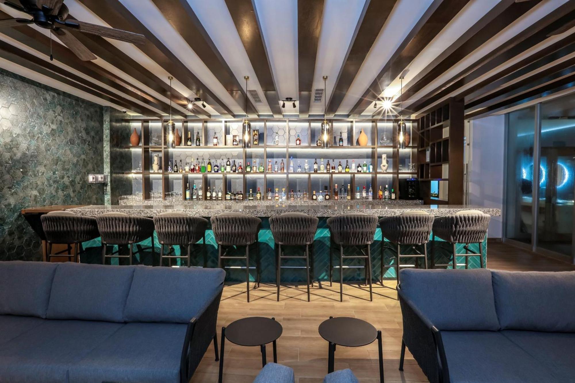 卡米诺睿尔韦拉克鲁斯酒店 外观 照片 The bar at the lounge