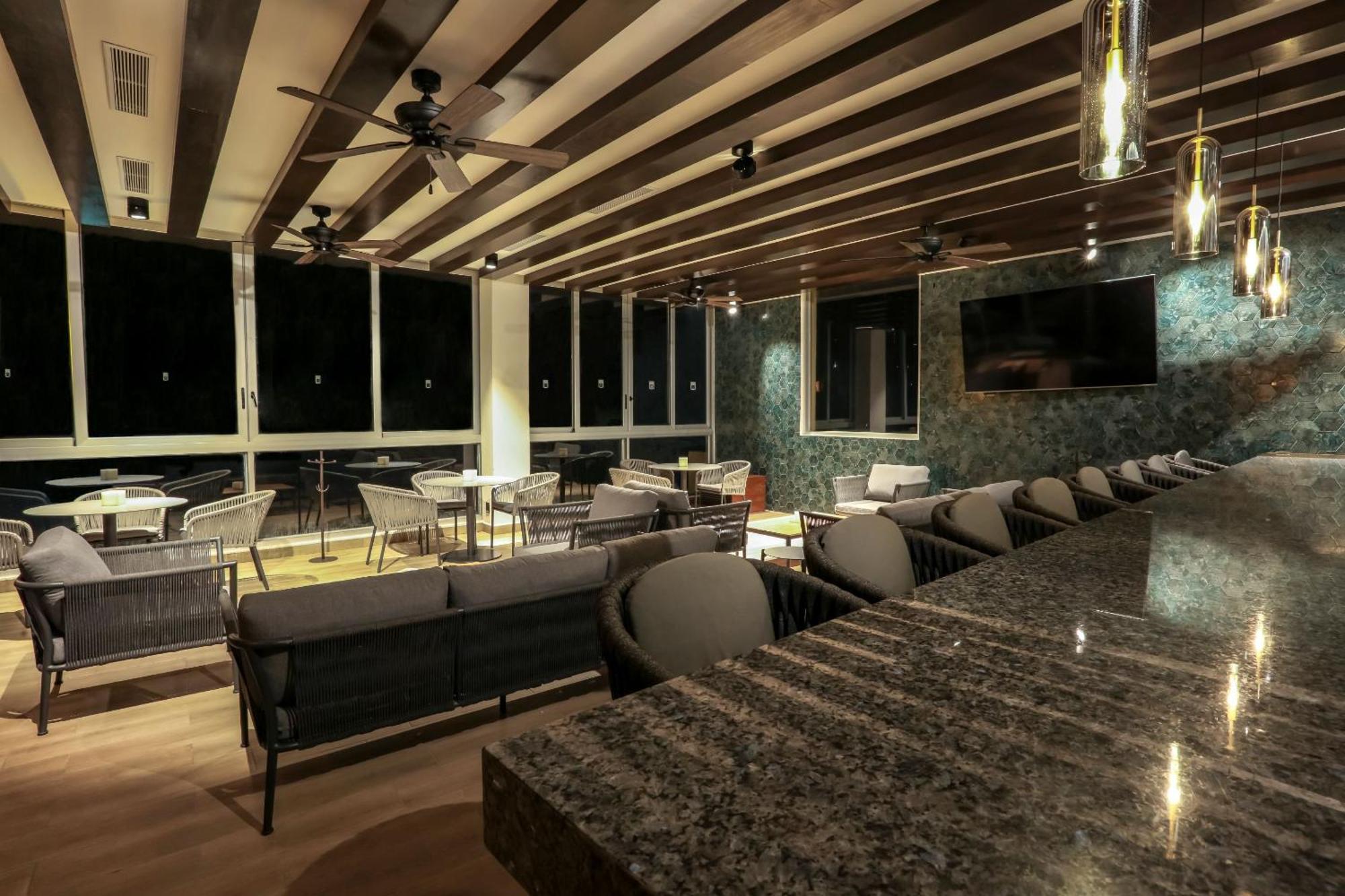 卡米诺睿尔韦拉克鲁斯酒店 外观 照片 The interior of the restaurant