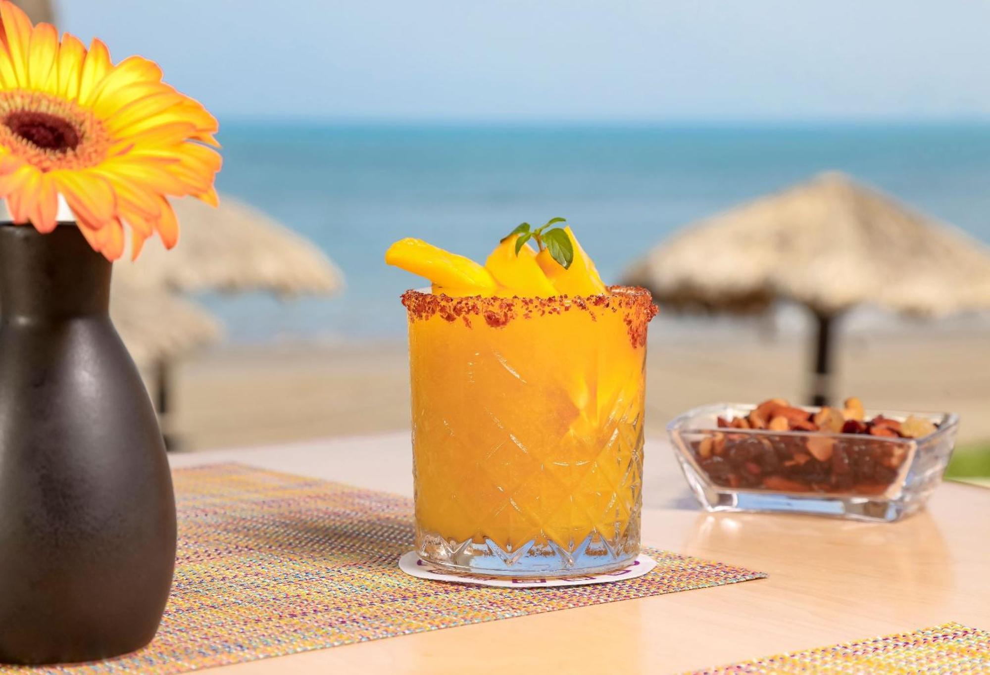 卡米诺睿尔韦拉克鲁斯酒店 外观 照片 A mango margarita