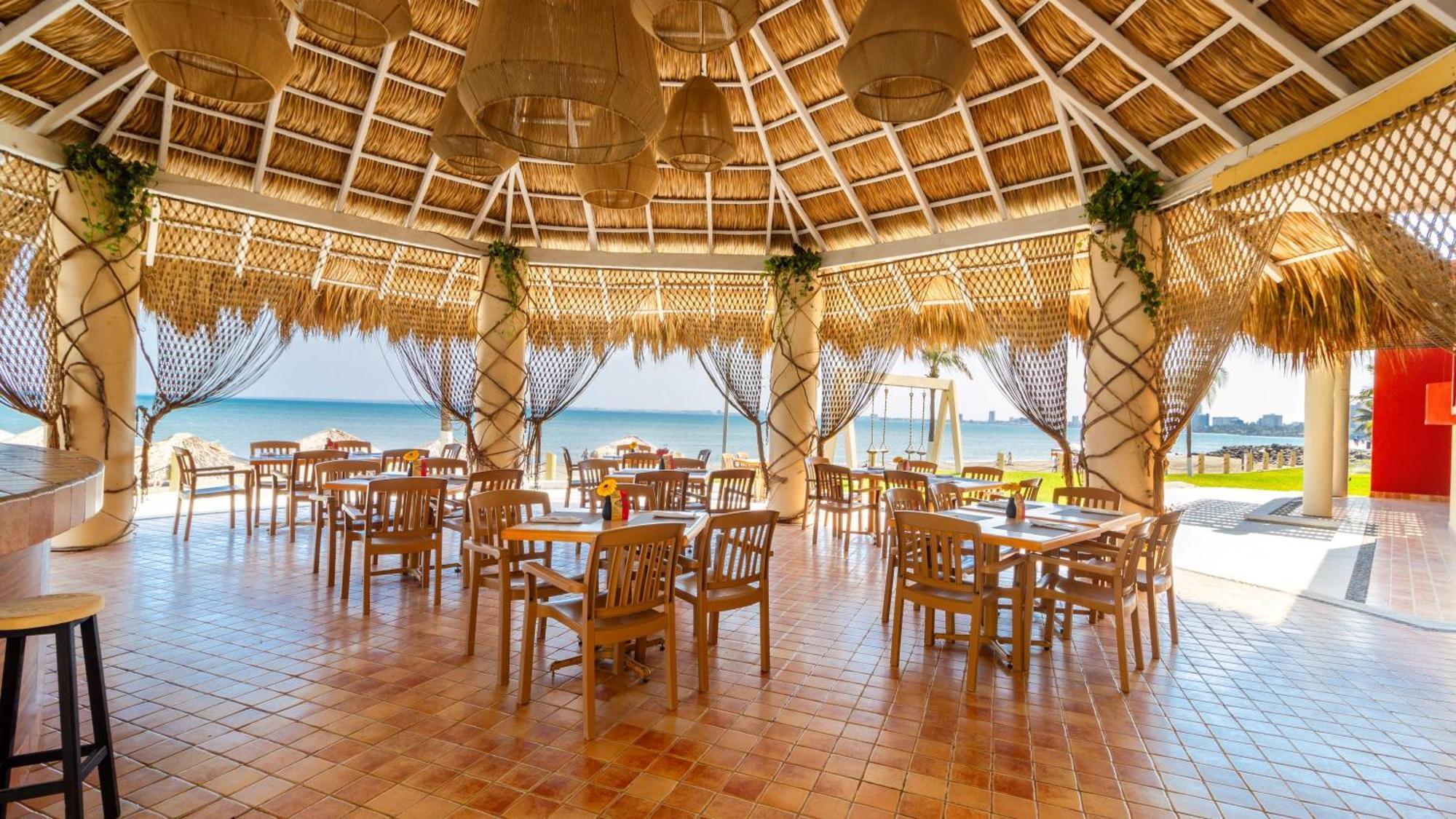 卡米诺睿尔韦拉克鲁斯酒店 外观 照片 Restaurant in the resort